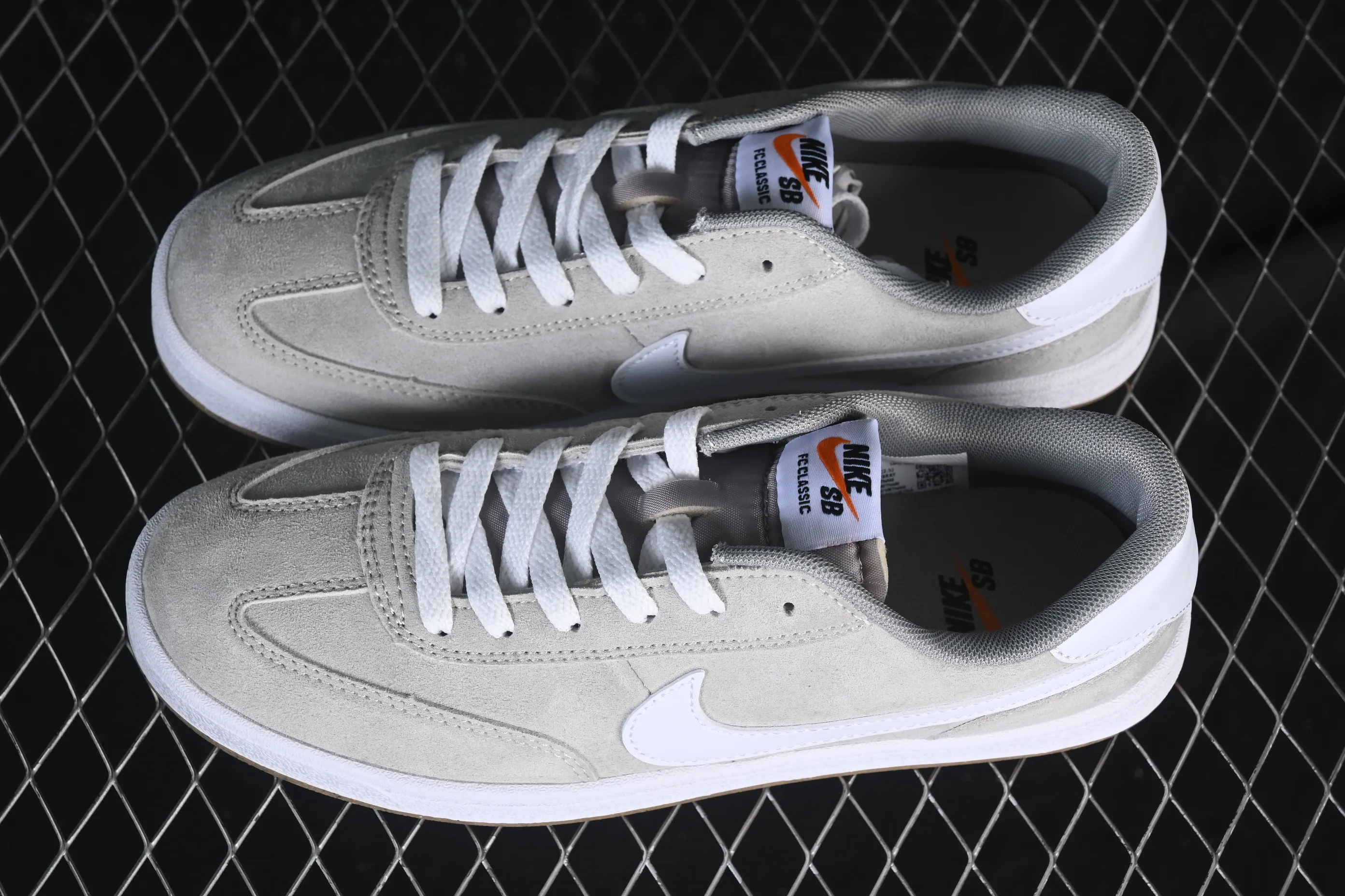 All categories Nk SB Dunk series Nike SB Fc Classic campus sneakers Nike SB Fc Classic Nike autumn and winter campus casual sneakers 909096-111